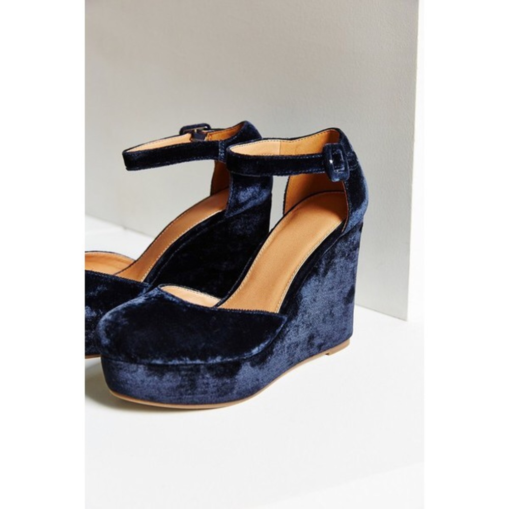 Urban Outfitters- Pamela Blue Velvet Wedge Size 8